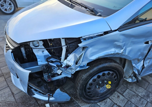Opel Zafira cena 24900 przebieg: 110000, rok produkcji 2016 z Września małe 154
